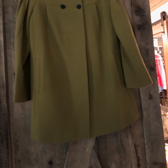 JCREW BEIGE JACKET - MEDIUM - 1 BOTTON DAMAGED - Picture 2 of 4